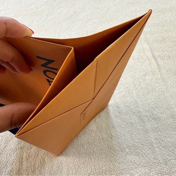 Louis Vuitton Small Paper Shopping Bag - Picture 2 of 6